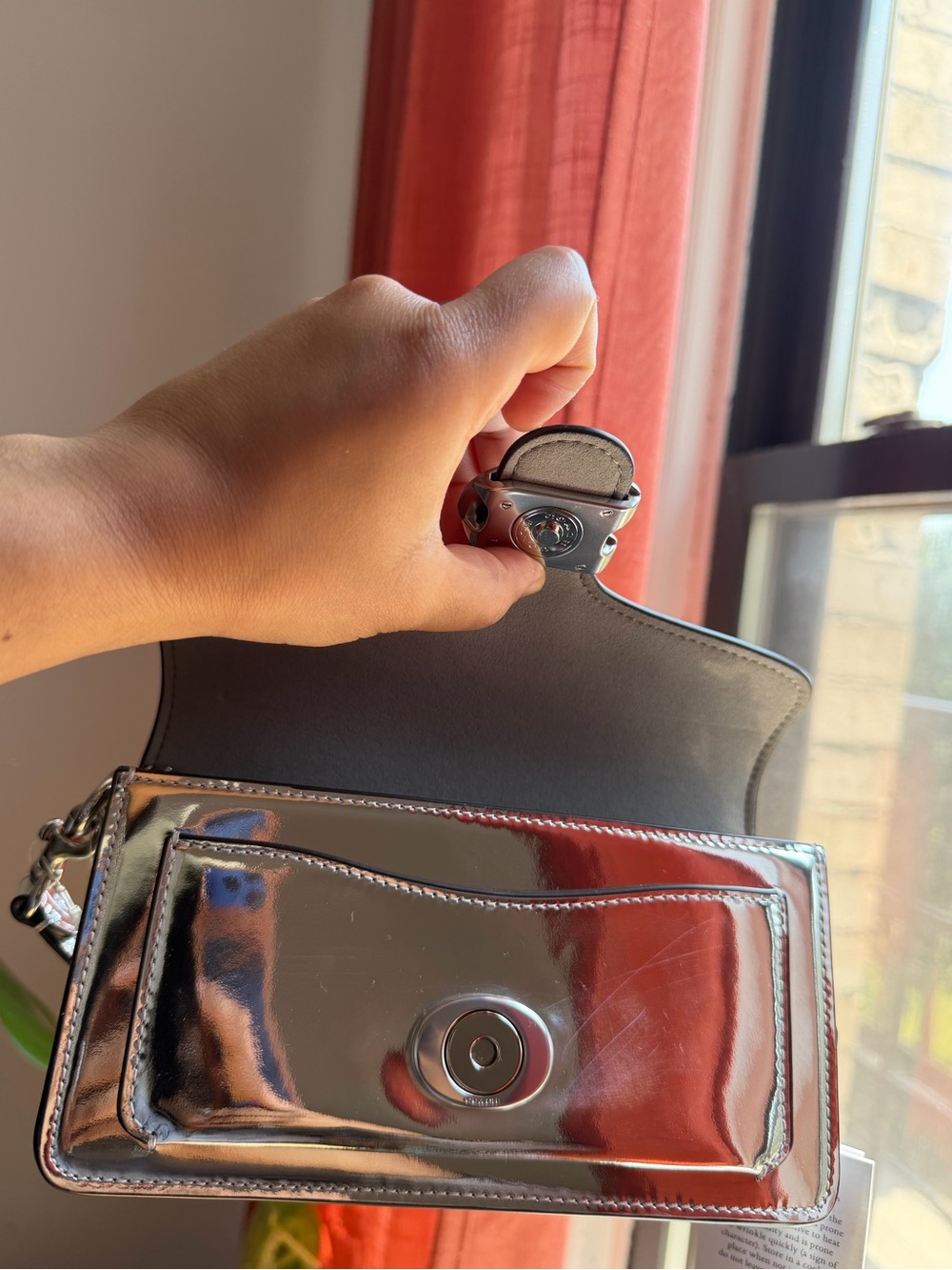 Tabby Shoulder Bag 20 In Metallic - Picture 3 of 16